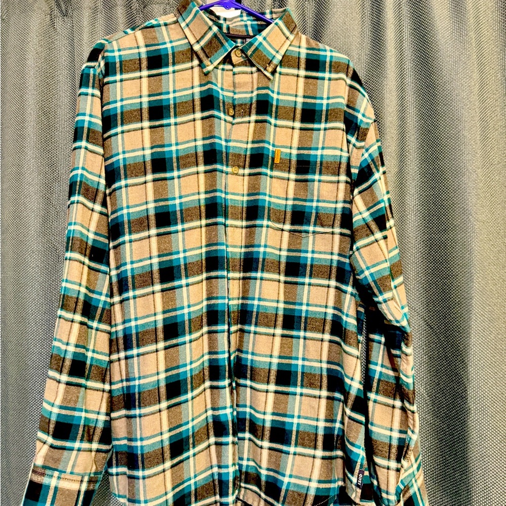 Izod Men’s flannel shirt
